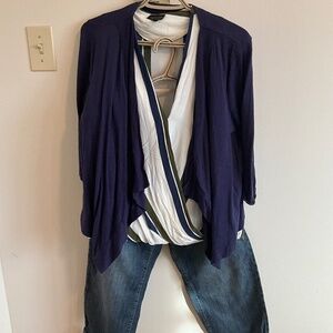 Outfit-jeans, sleeveless shirt & shrug cardigan